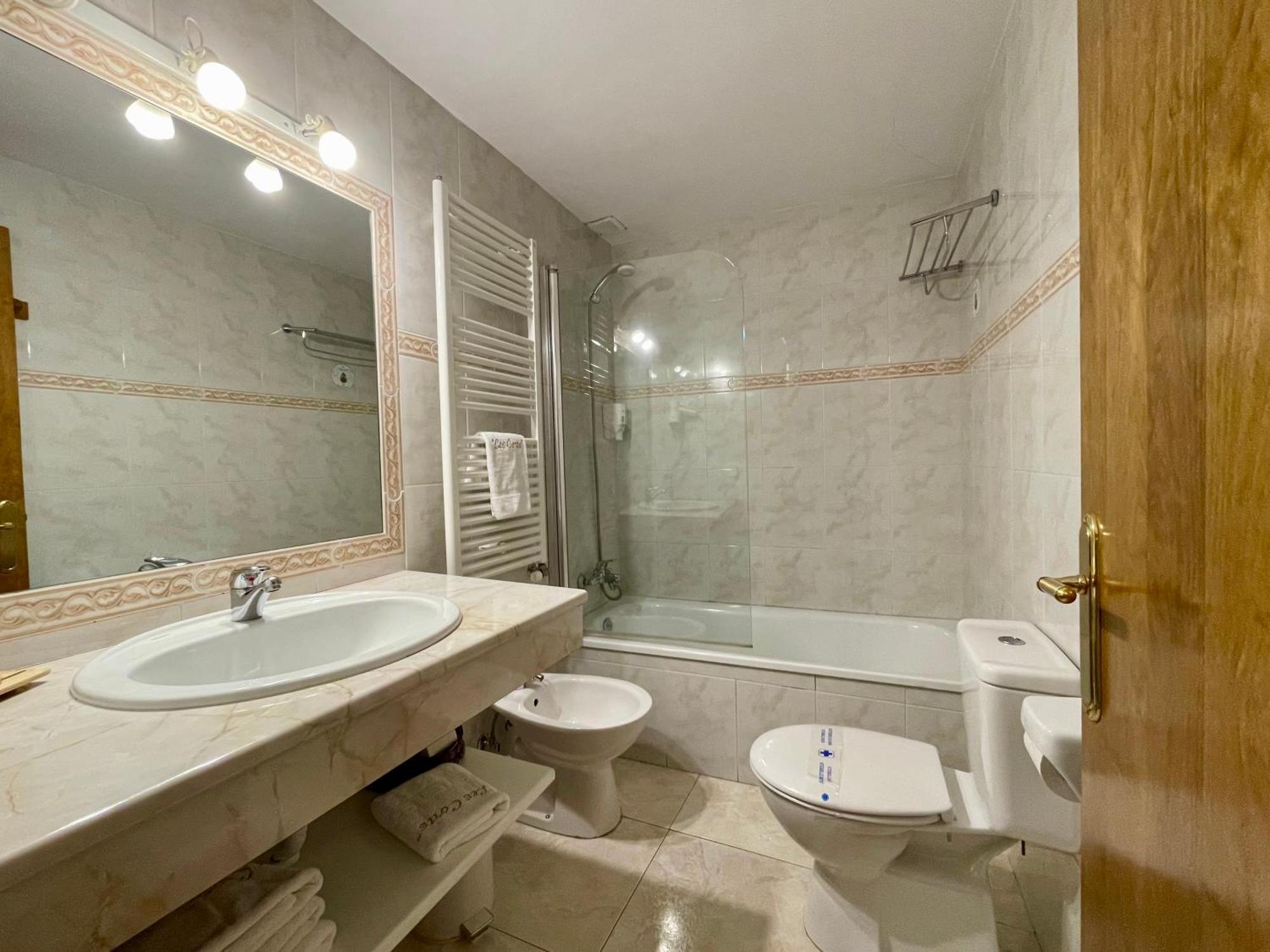 Aparthotel Les Corts Llivia Exteriér fotografie